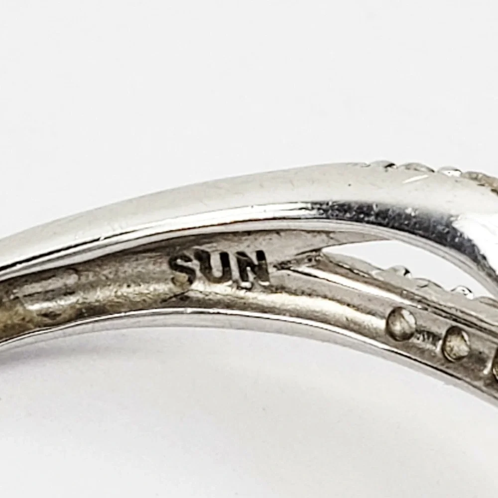 SUN Ring Sterling Silver 925 Size 7‎ Clear Sapphire Infinity Cross Bypass Stone